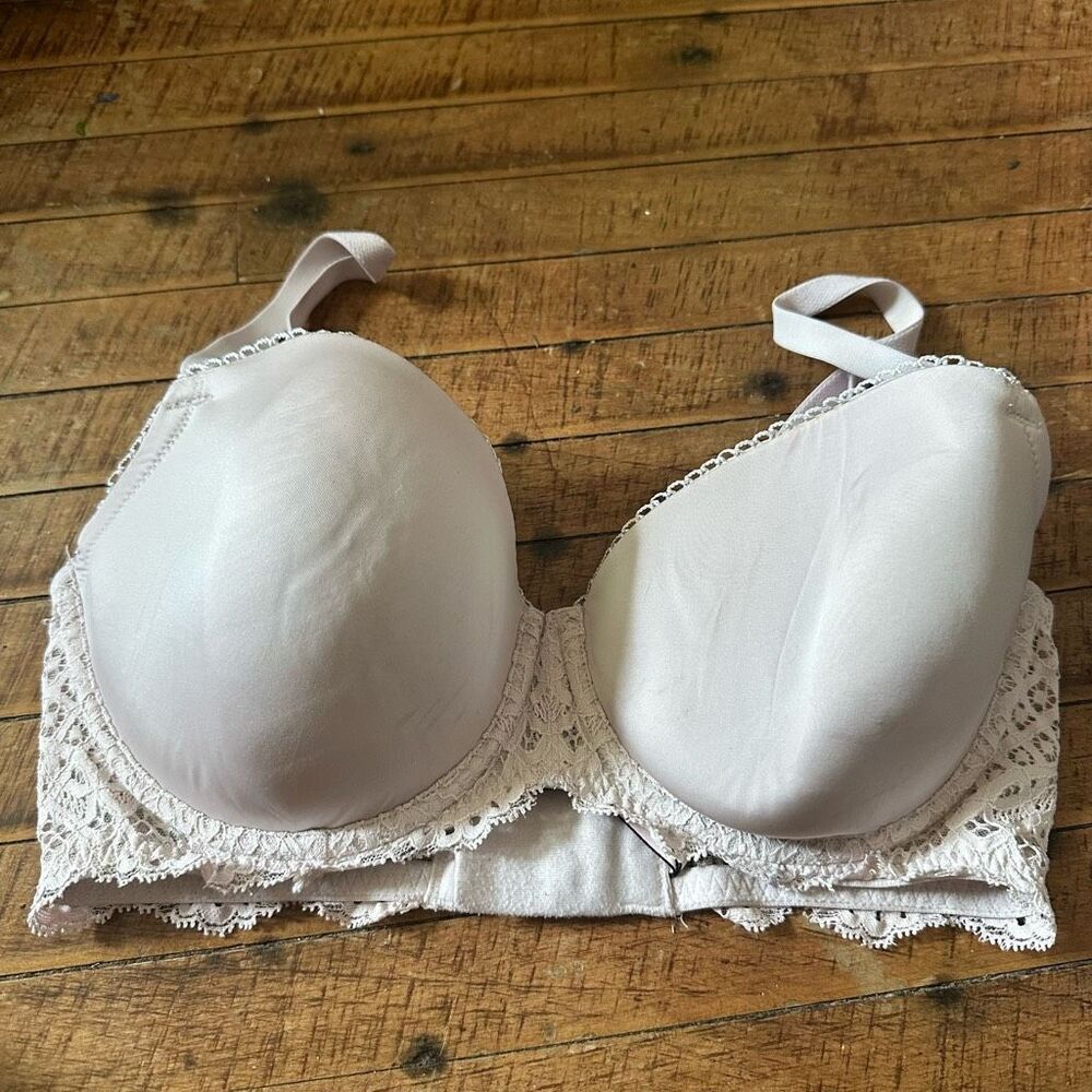 Victoria’s Secret lace Dream Angels lined demi 32DDD bra